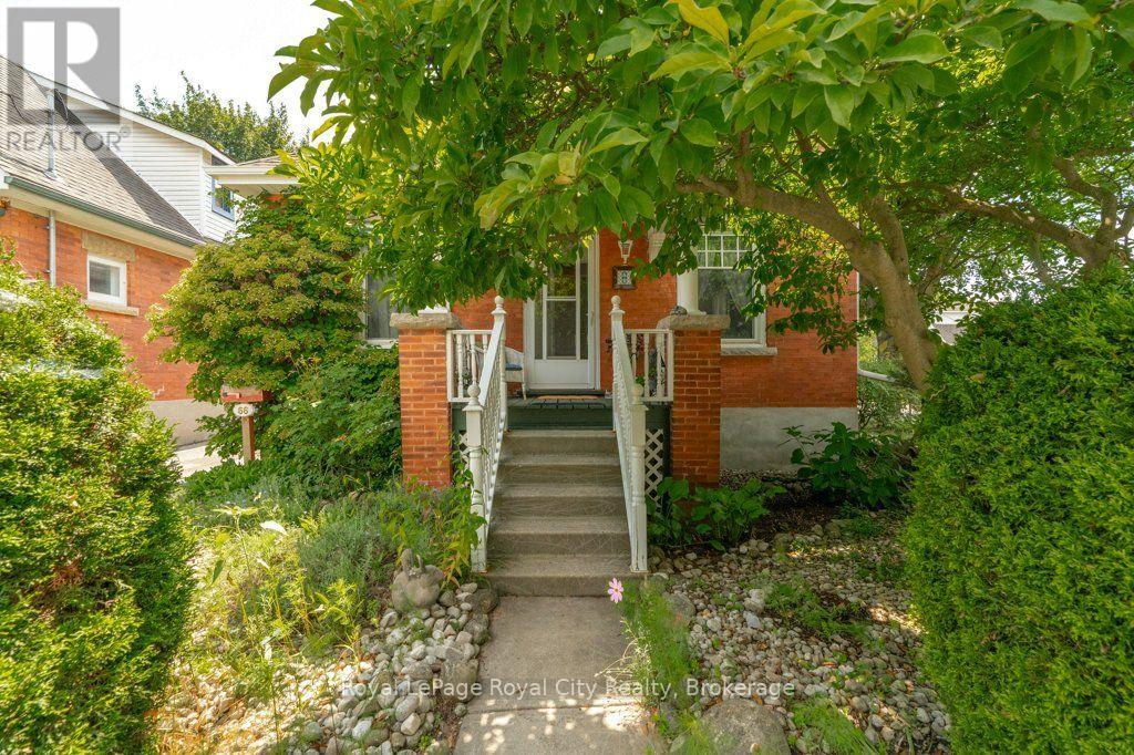 66 RAGLAN STREET