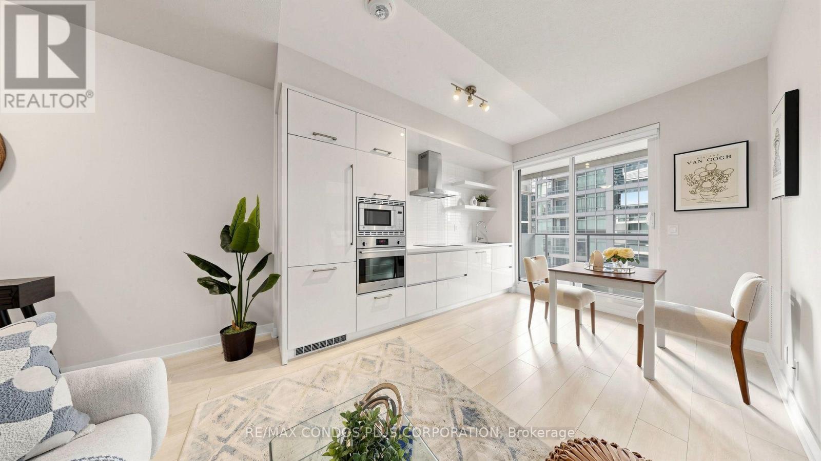506 - 2221 YONGE STREET