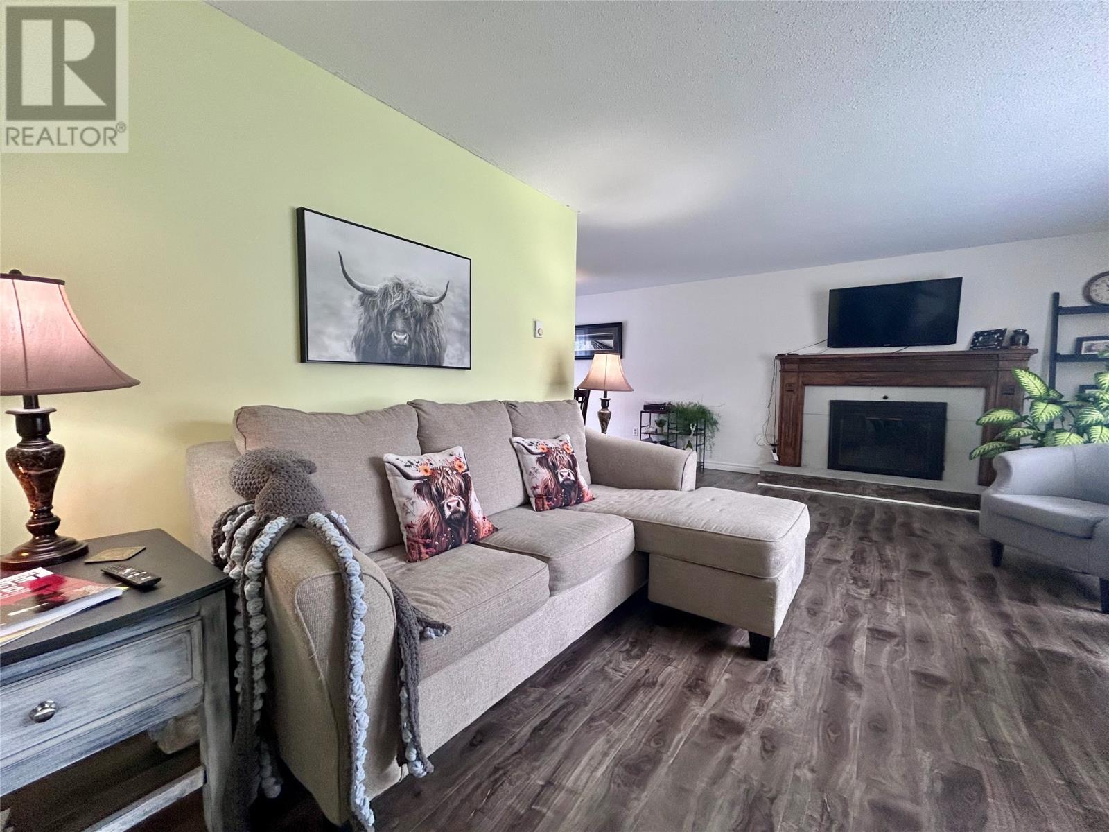 4 Elmwood Crescent