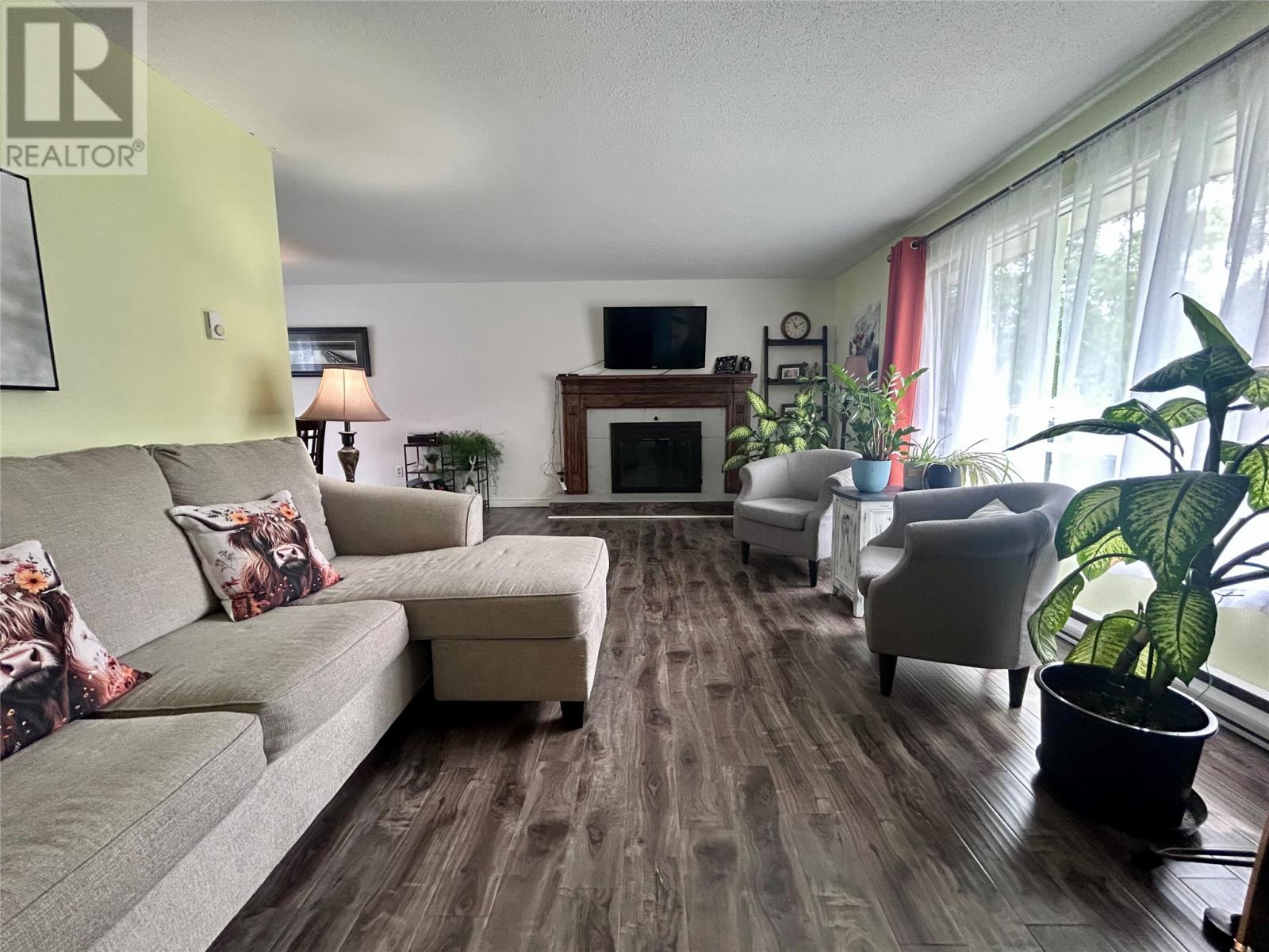 4 Elmwood Crescent