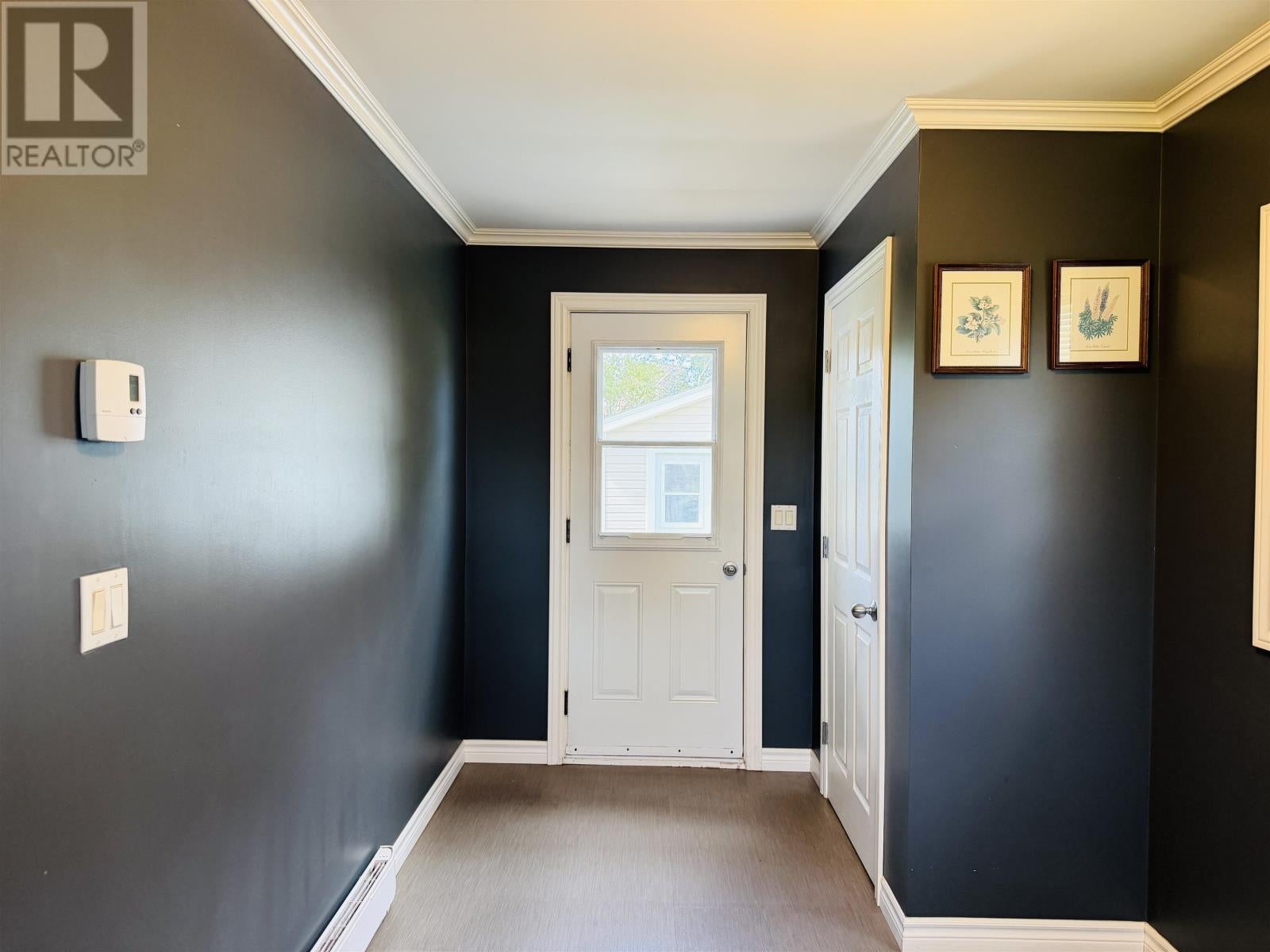 424 MACINTYRE Avenue - Photo 3