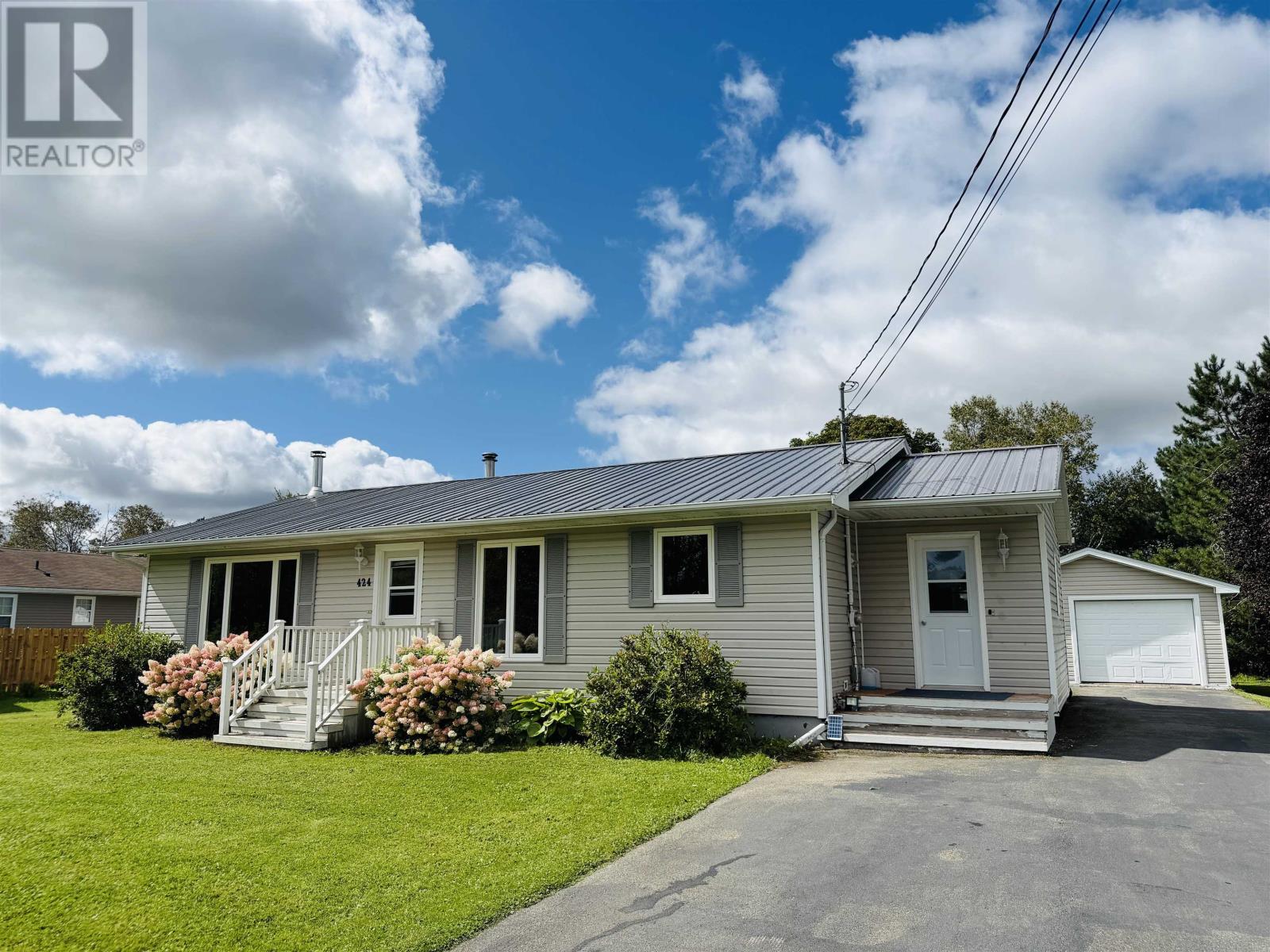 424 MACINTYRE Avenue - Photo 2