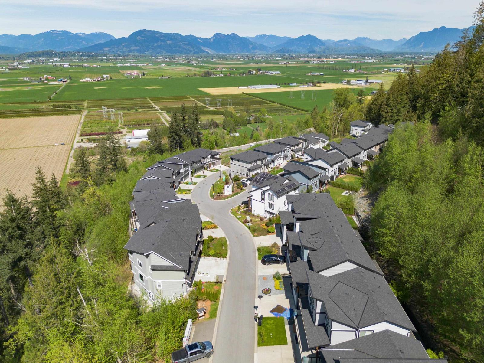17 6262 REXFORD DRIVE, Promontory