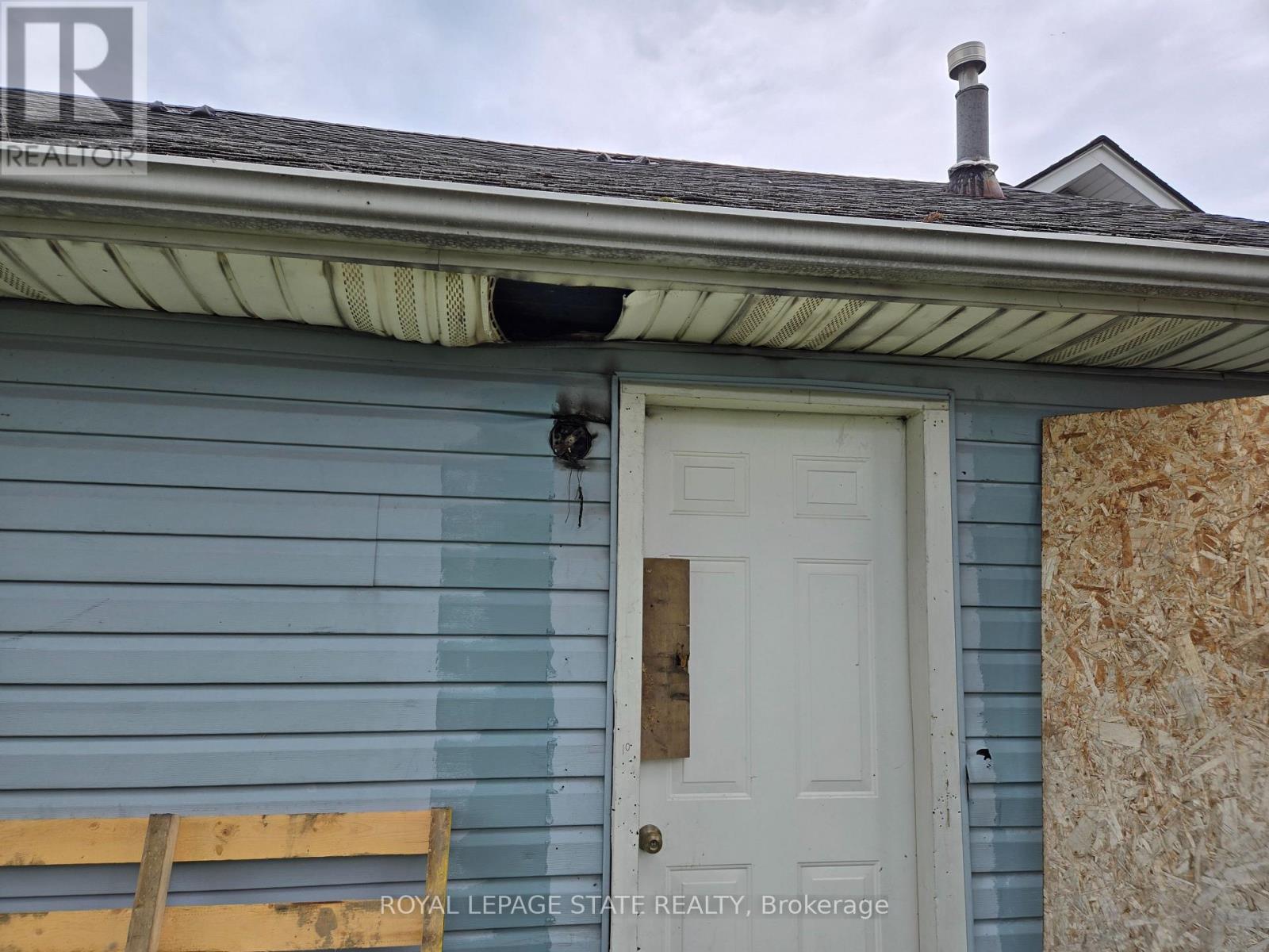 303 RIDGE ROAD S