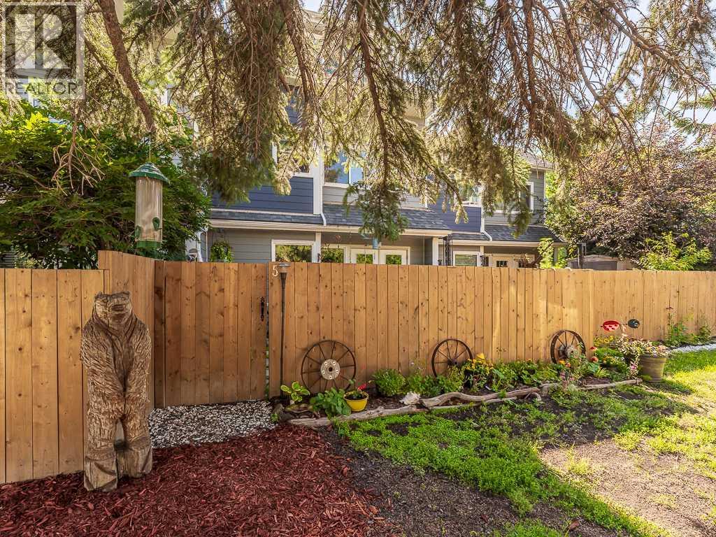 5, 93 Grier Place NE