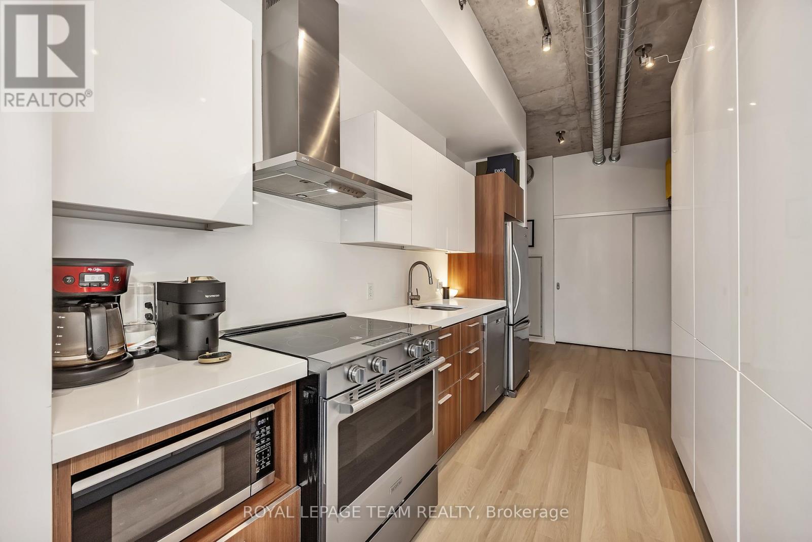 905 - 360 MCLEOD STREET