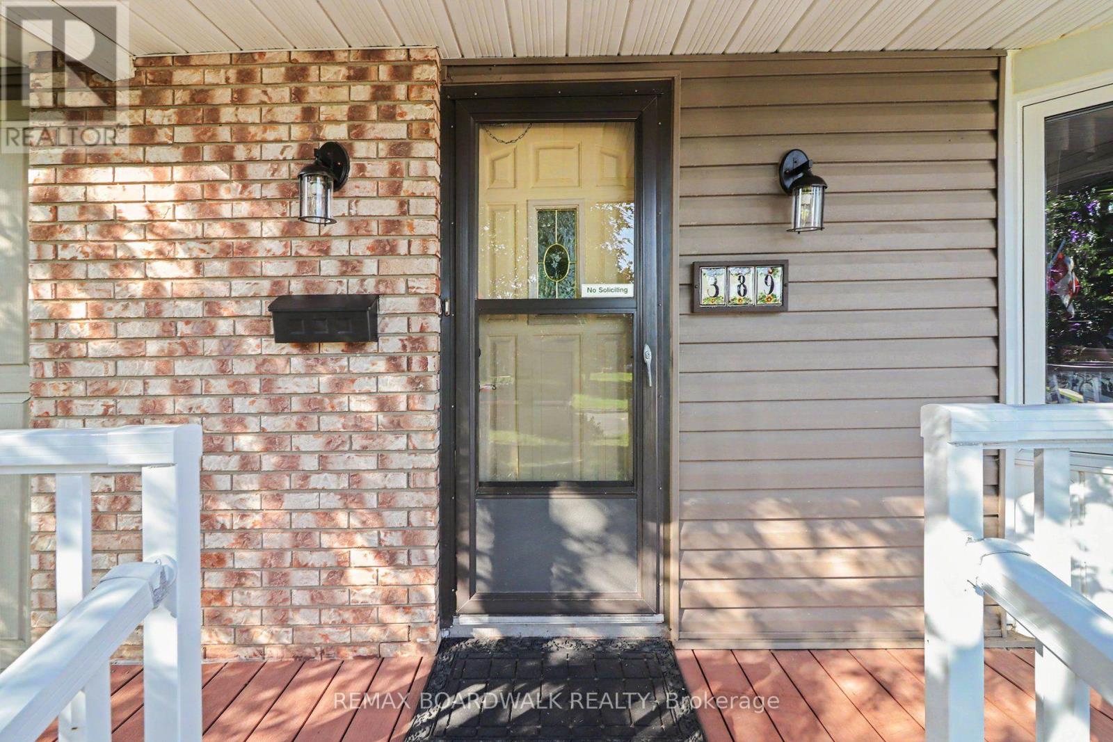 389 HATFIELD CRESCENT