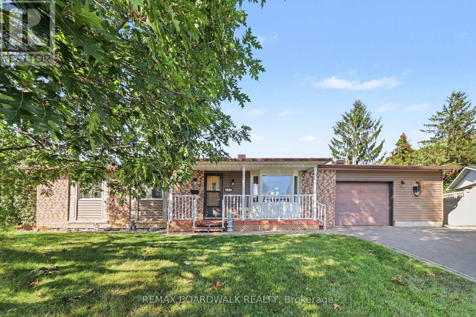 389 HATFIELD CRESCENT