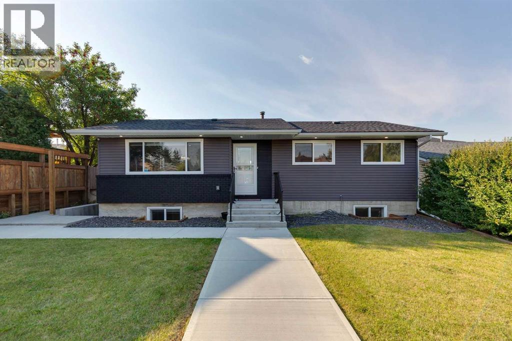 12 Rundleson Way NE