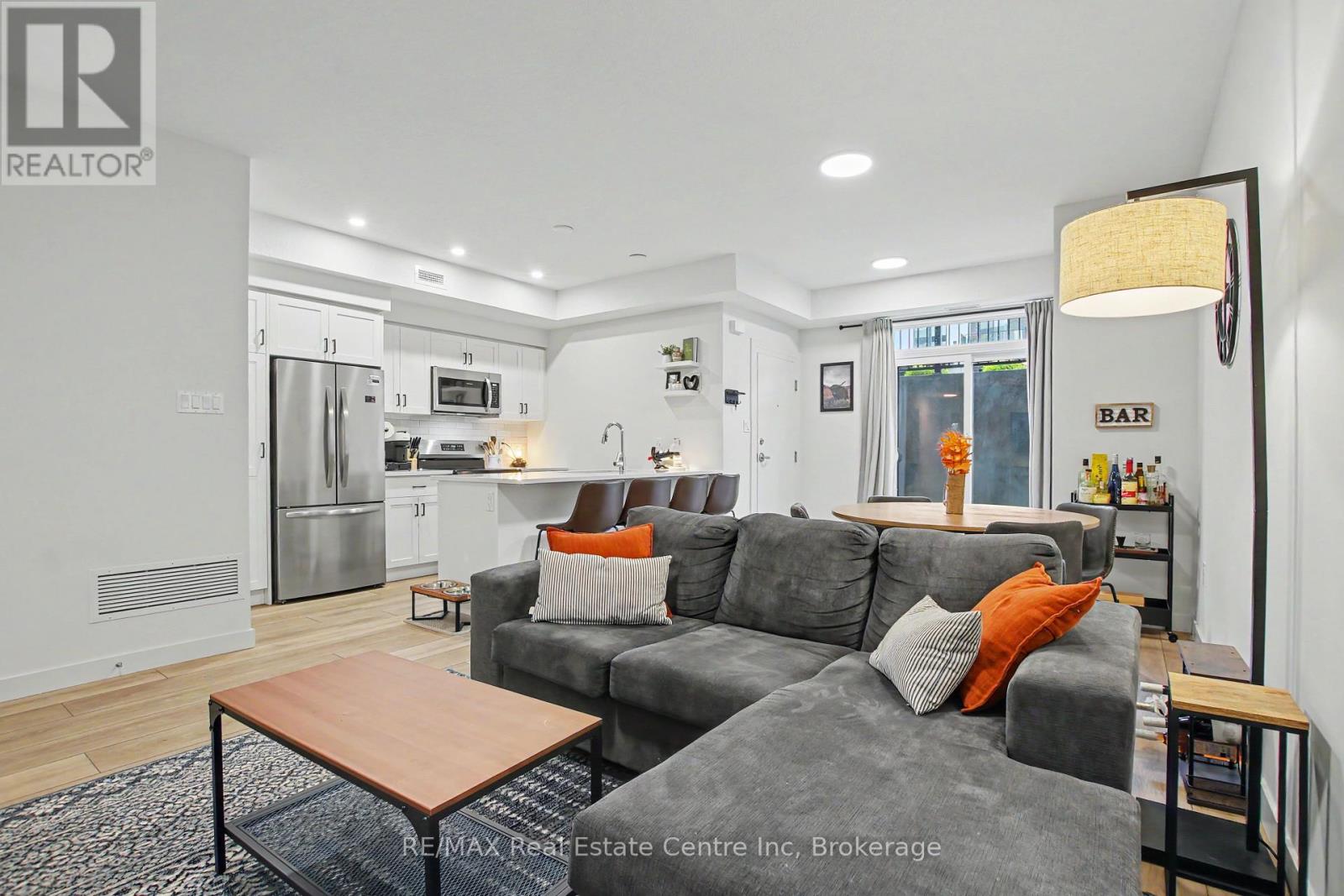 192 - 824 WOOLWICH STREET