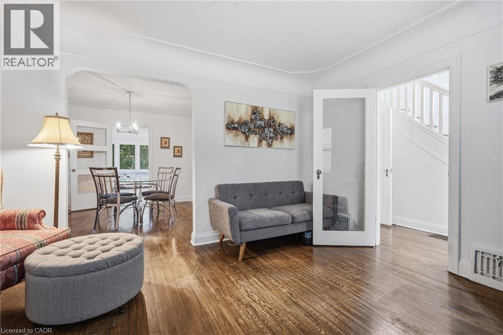 13 ALLAN Avenue