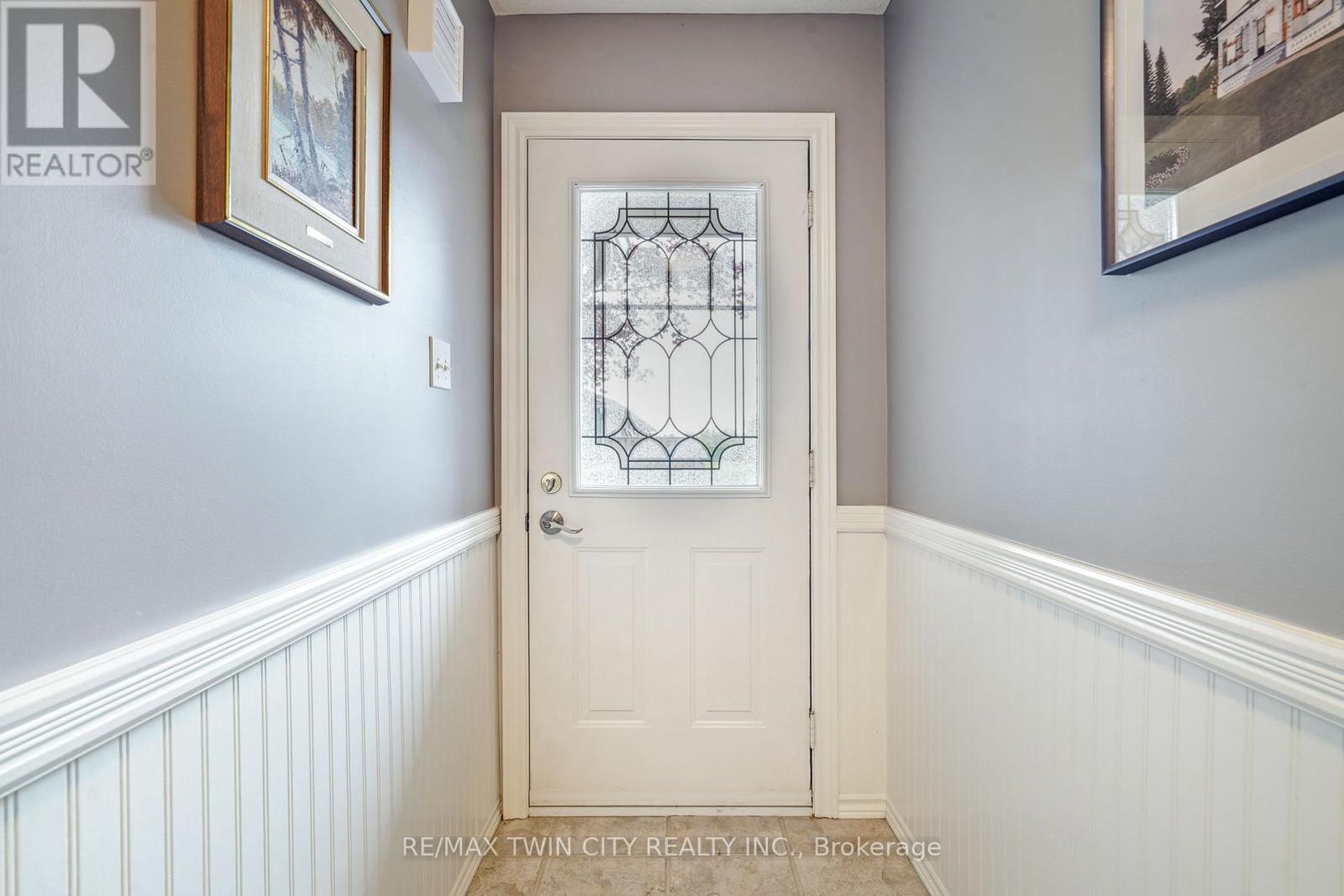 9 - 24 GRIFFITHS DRIVE