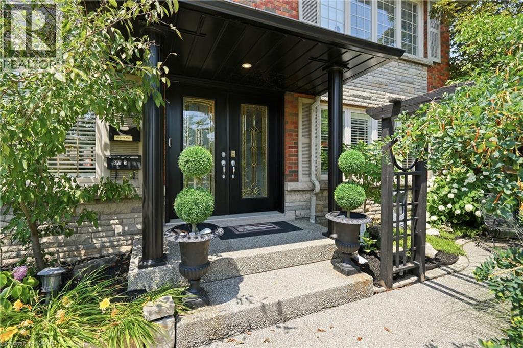 33 CENTENNIAL Parkway S