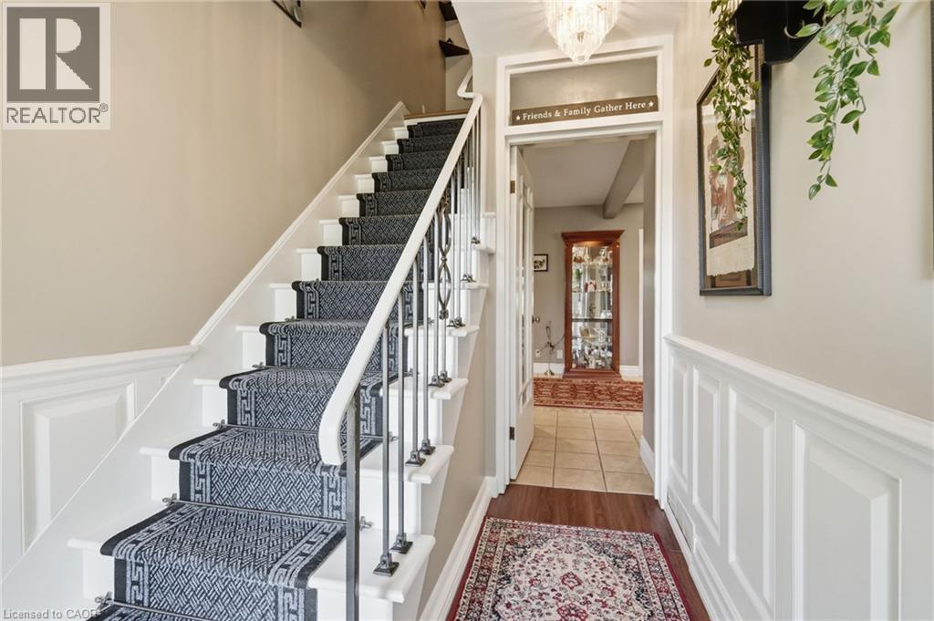 33 CENTENNIAL Parkway S