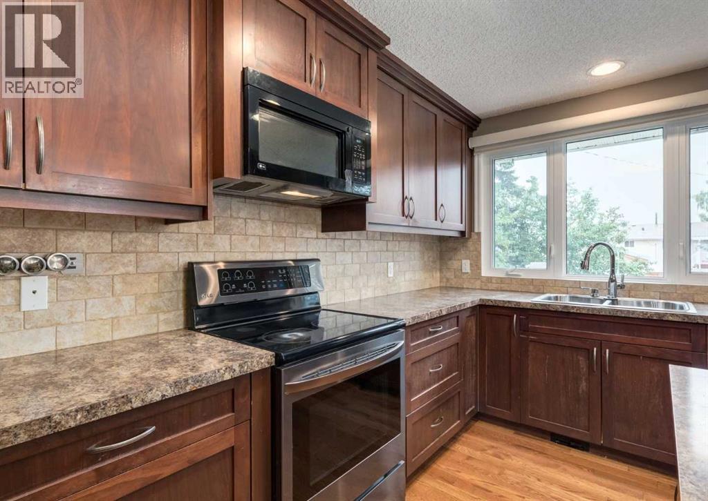 99 Silver Brook Drive NW