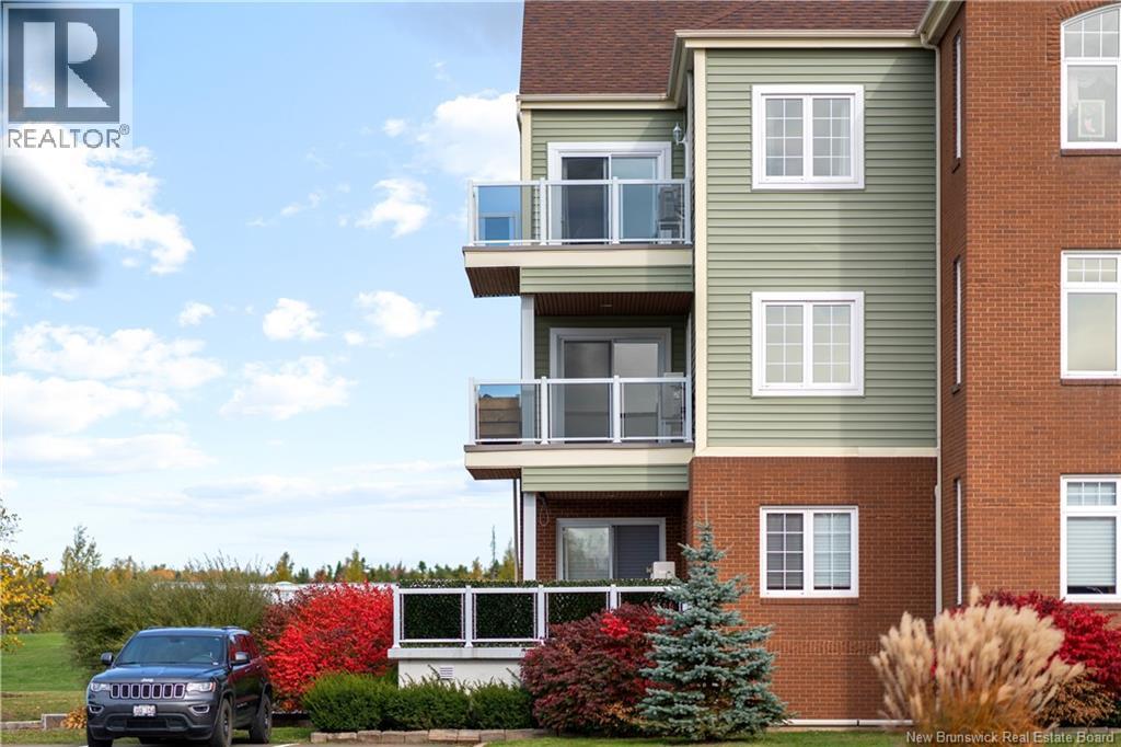 163 Royal Oaks Boulevard Unit# 201 - Photo 3