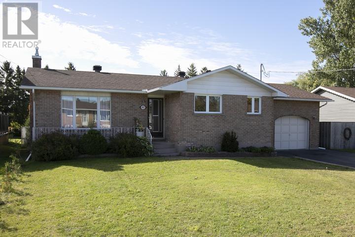 403 SYDENHAM RD, SAULT STE. MARIE, ON P6C 2X8 - Image 3203867323.jpeg?d=l
