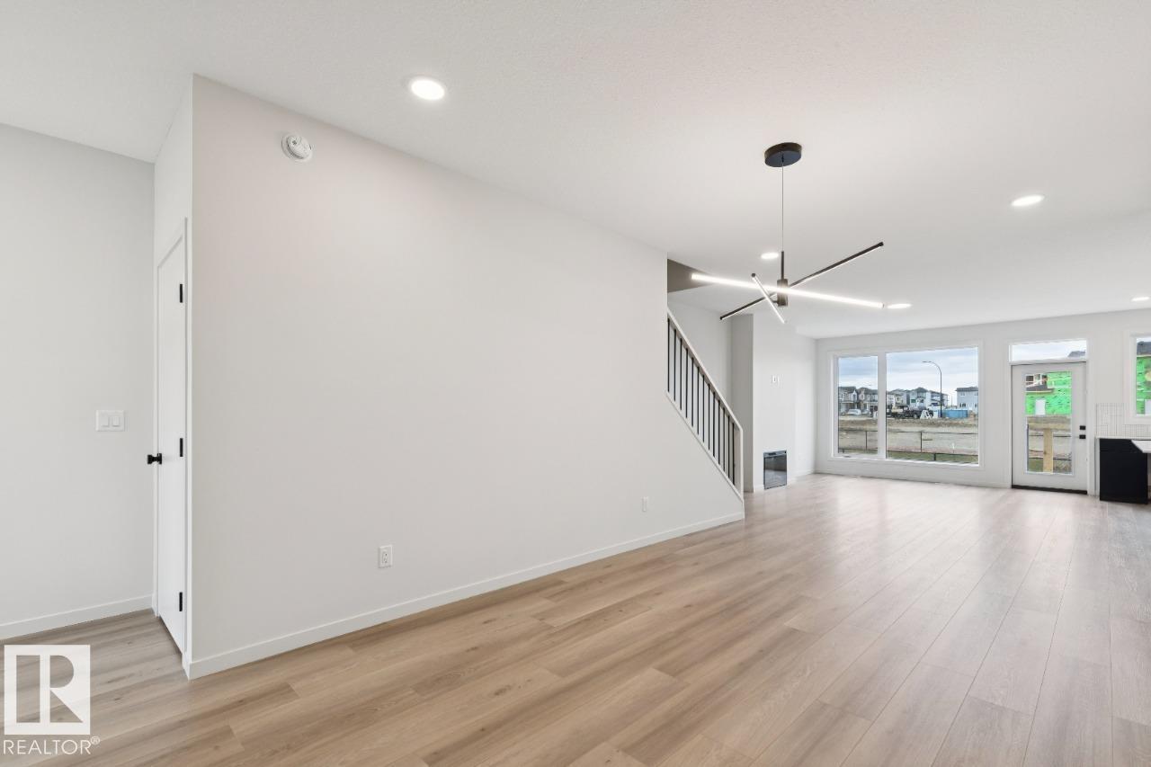 419 31 ST SW