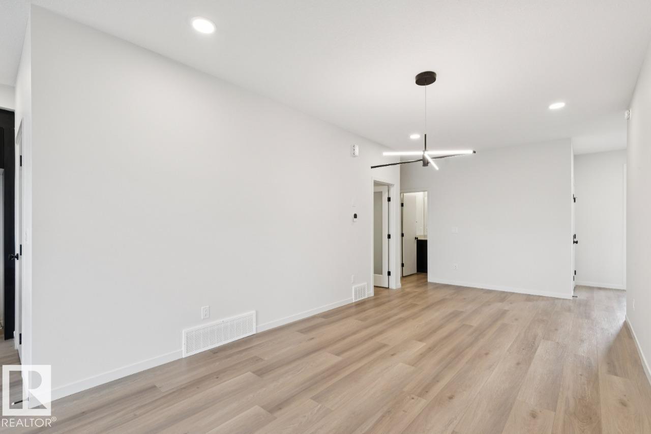 419 31 ST SW