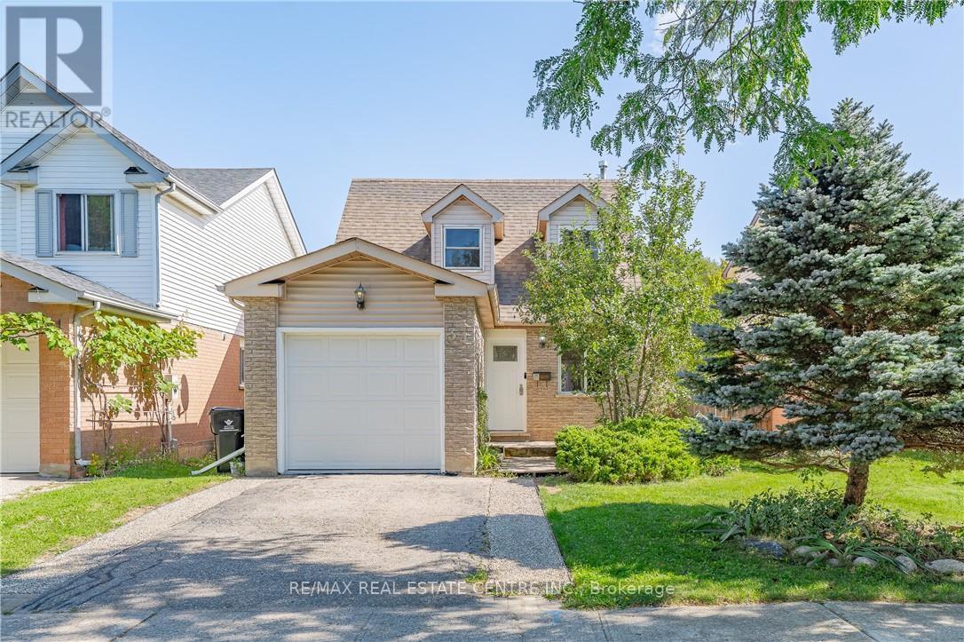 34 CAMROSE COURT