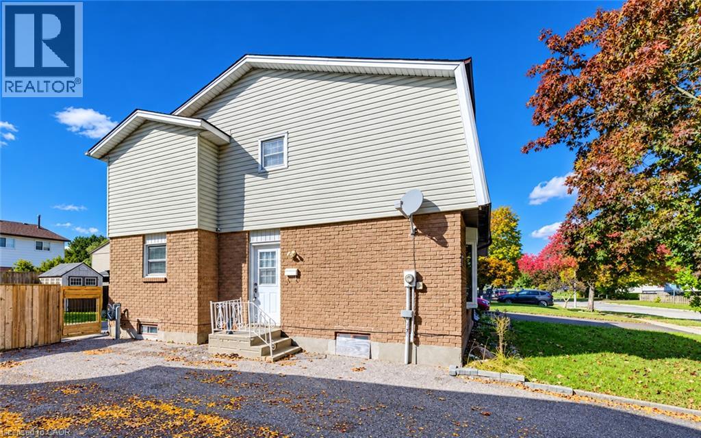 136 SEKURA Crescent