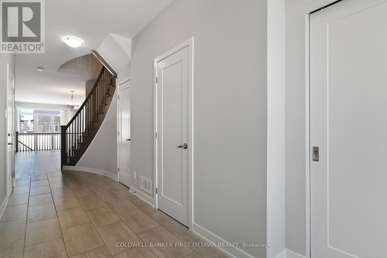 1042 COBBLE HILL DRIVE