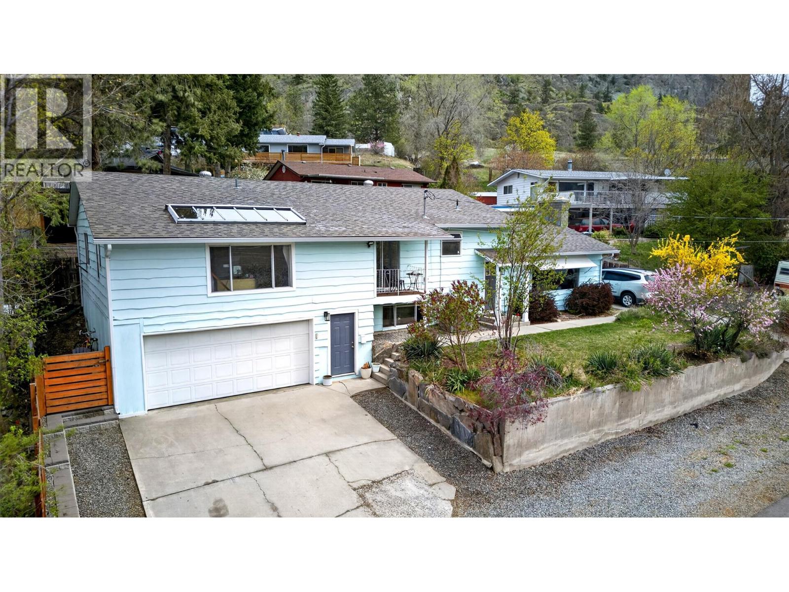 716 Mosley Place