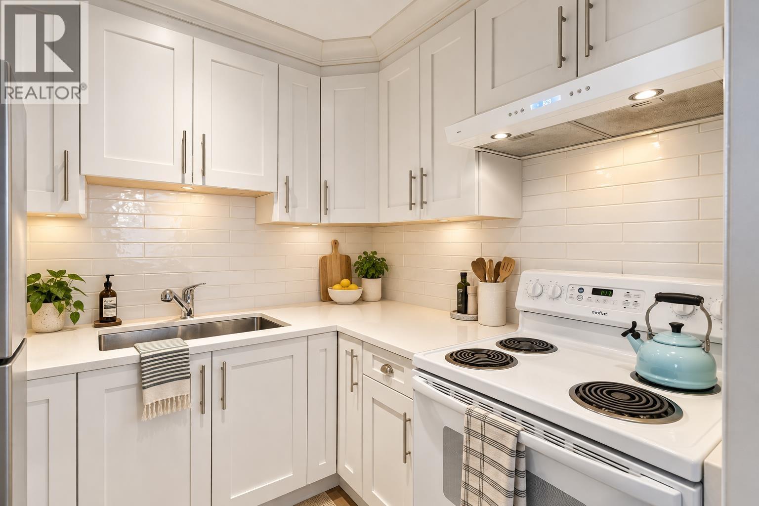 18-24 W 16TH AVENUE