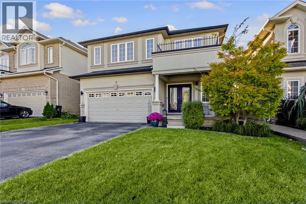 7 LAMPMAN Drive