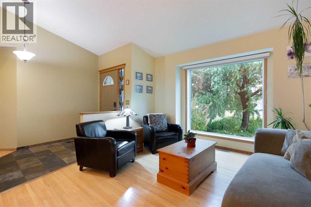 337 Sandringham Court NW