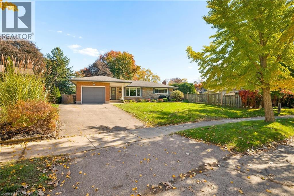 18 EVELYN Crescent