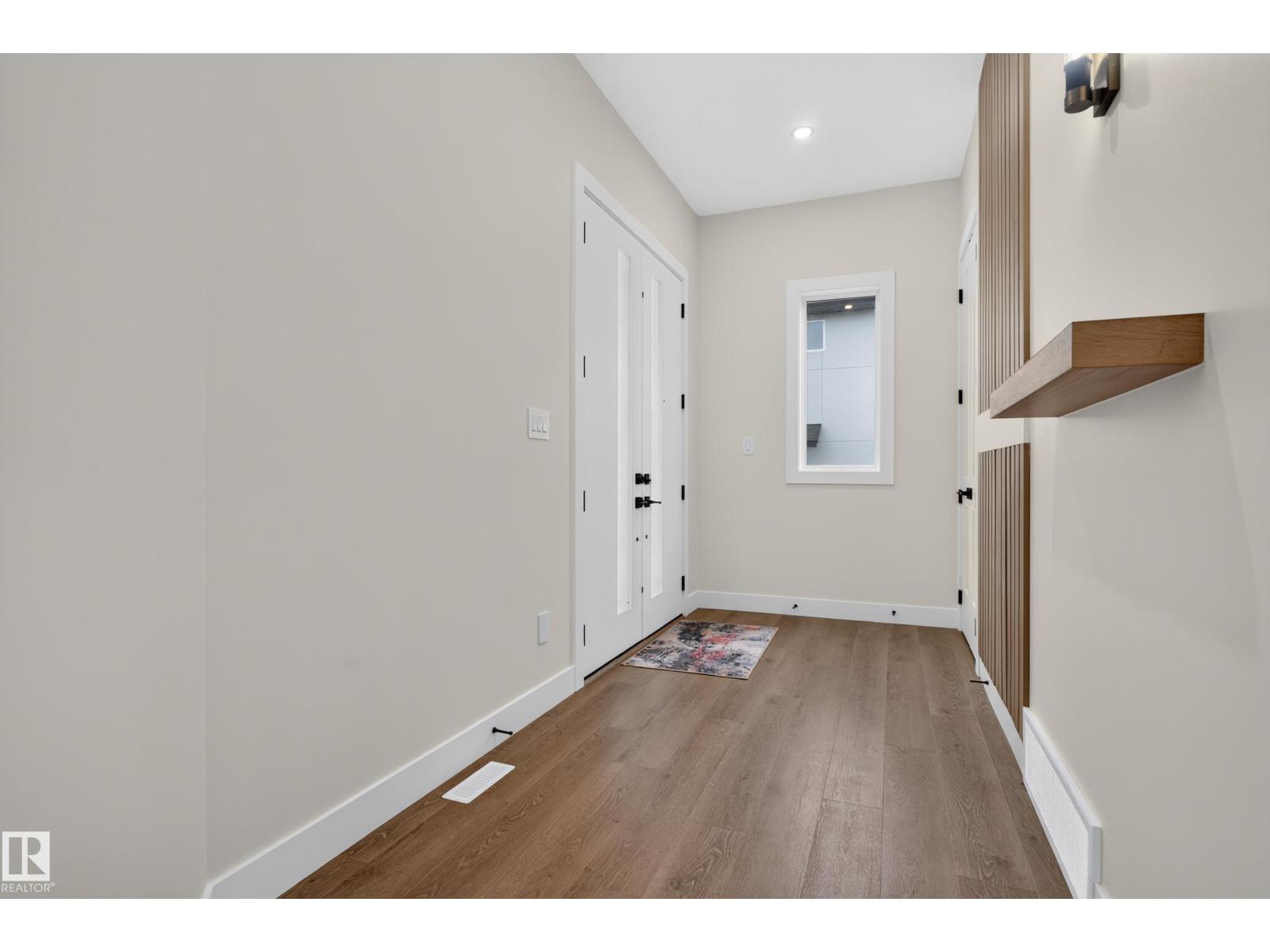 132 EDGEWATER CI