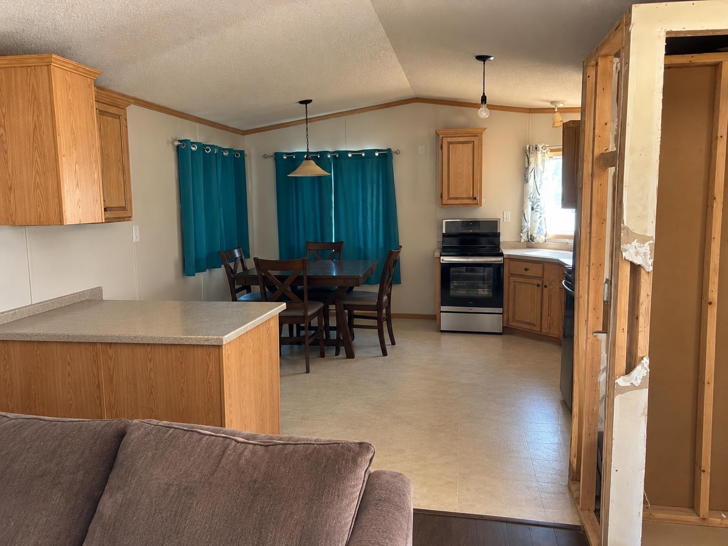 41 43201 LOUGHEED HIGHWAY