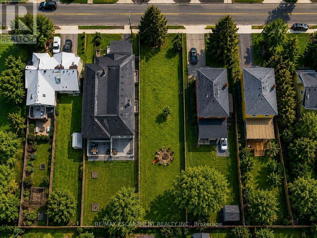 19 BROADVIEW AVENUE