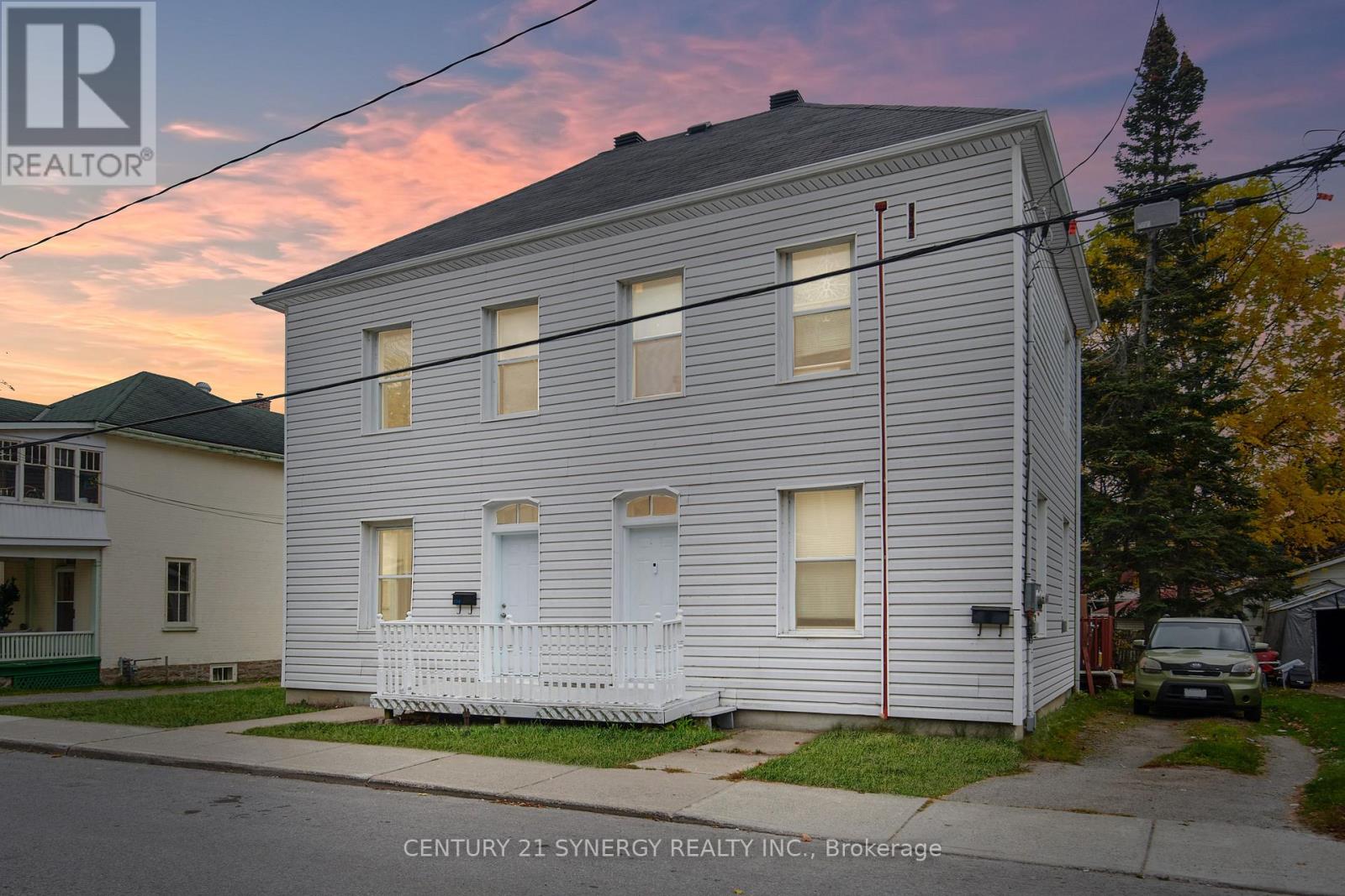 154-156 BECKWITH STREET N