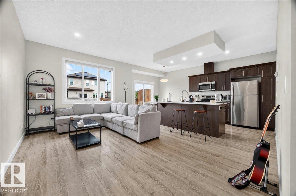 100 MEADOWLAND CR