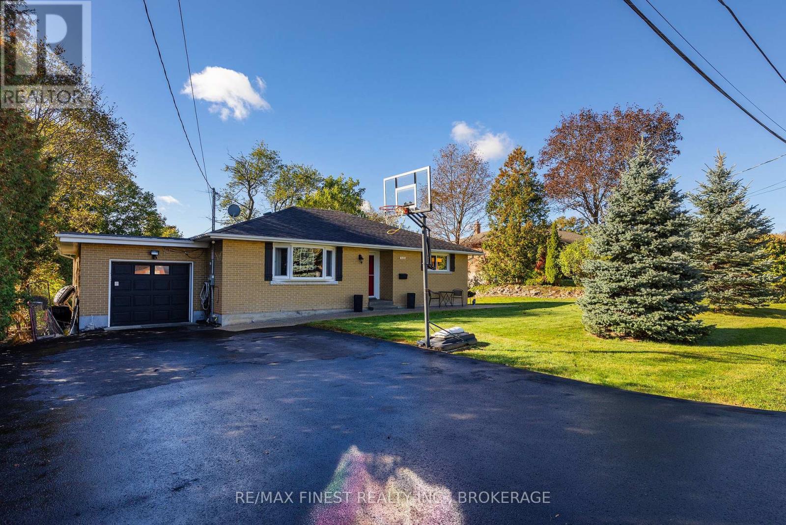 1409 SPROULE STREET