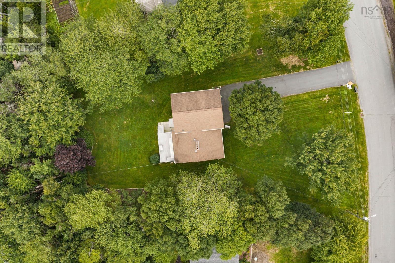 18 Lakewood Drive - Photo 4