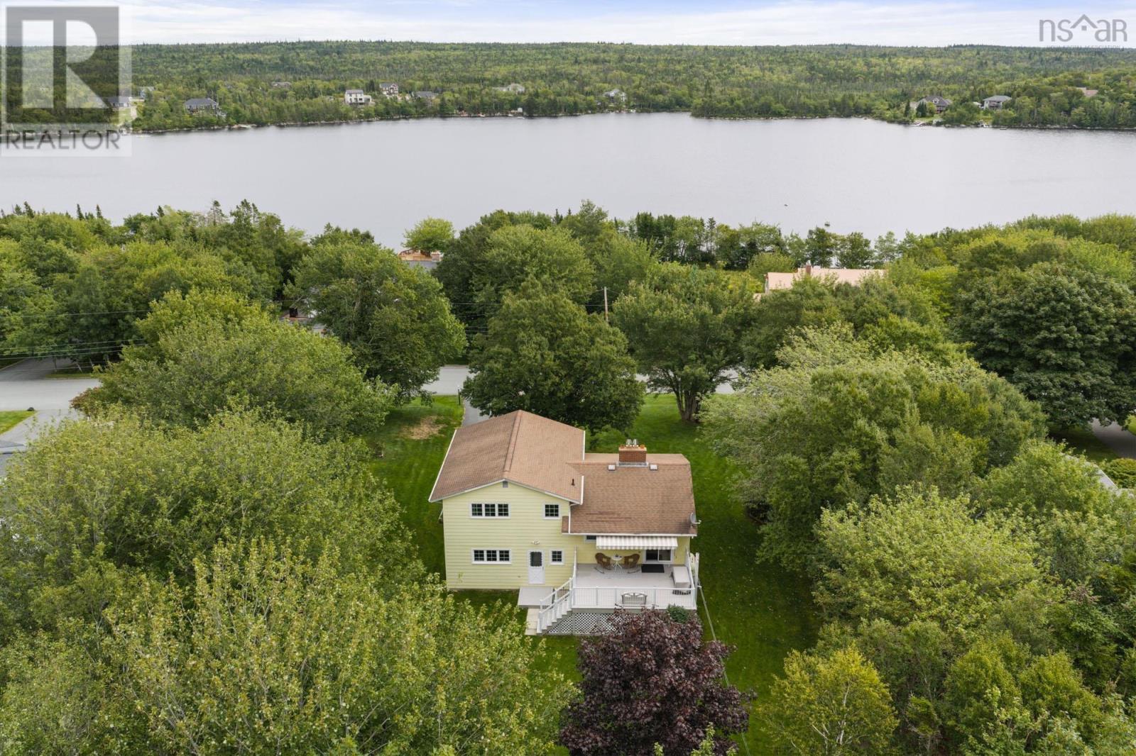 18 Lakewood Drive - Photo 3