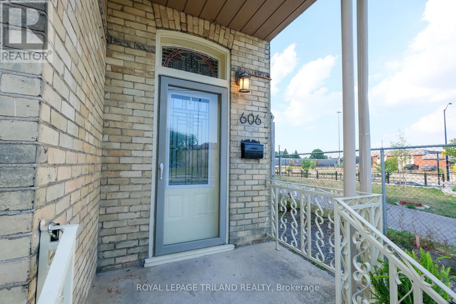 606 CENTRAL AVENUE