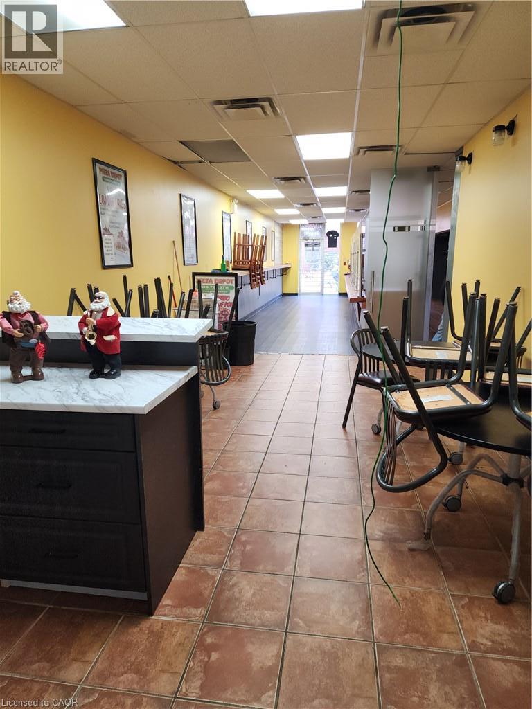 18 MARKET Street Unit# B