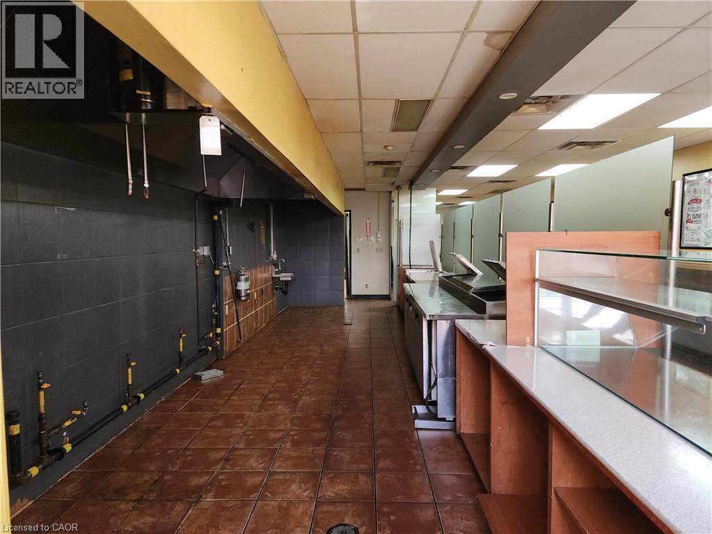 18 MARKET Street Unit# B