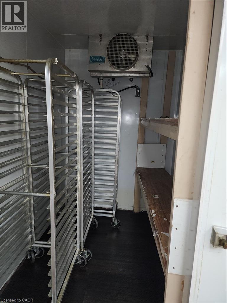 18 MARKET Street Unit# B
