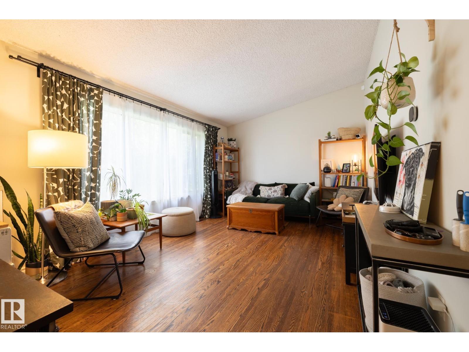 10972 157 ST NW