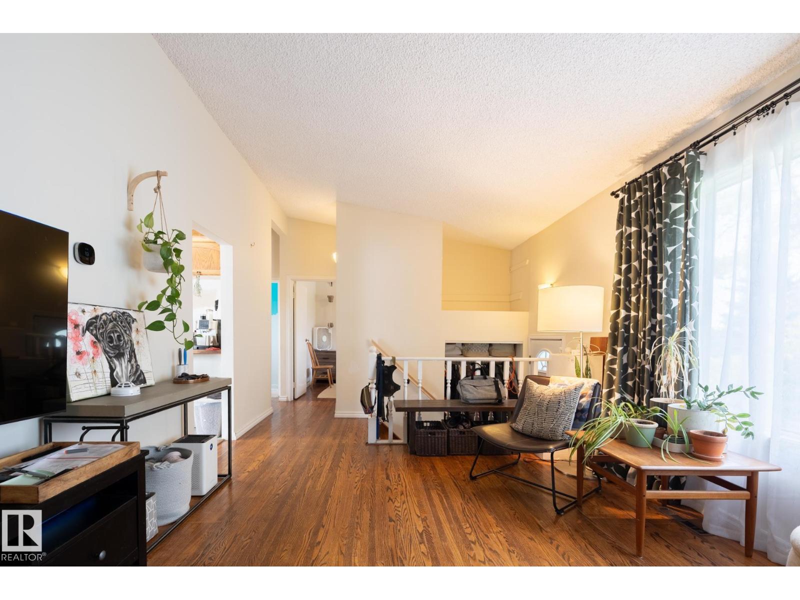 10972 157 ST NW