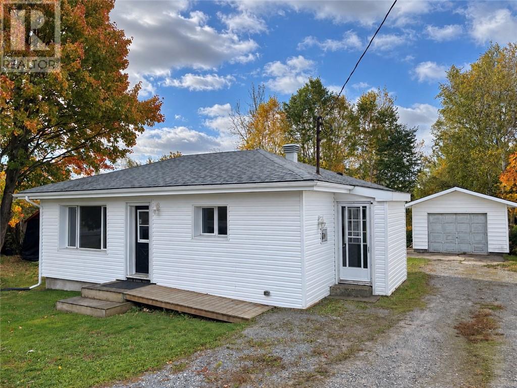 1581 LAKESHORE DRIVE, VAL CARON, ON P3N 1L3 - Image 3700080512.jpeg?d=l