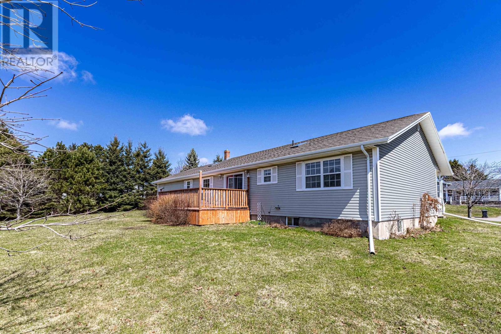 13 CAMBRIDGE Drive - Photo 2