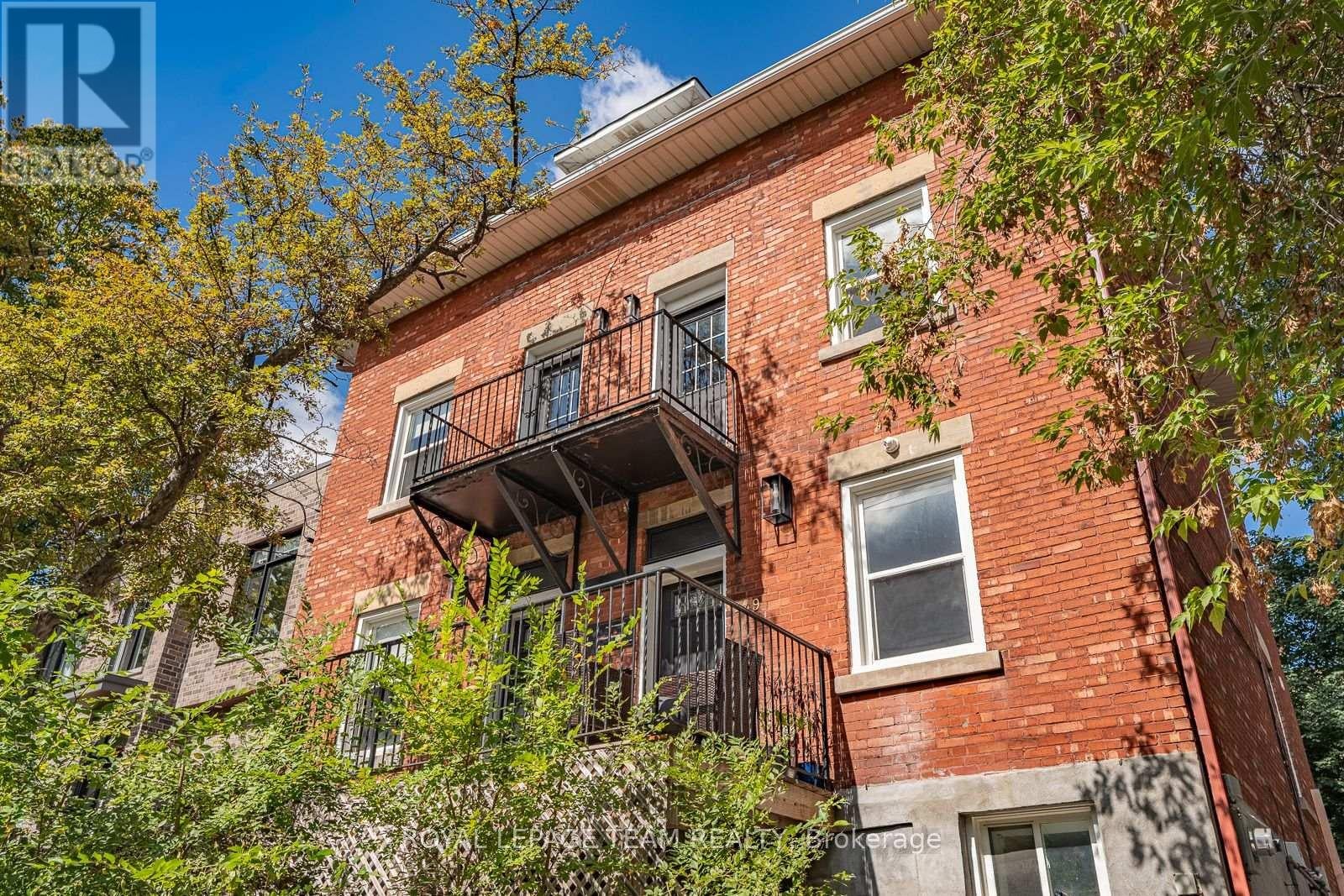 447 - 449 GREEN AVENUE