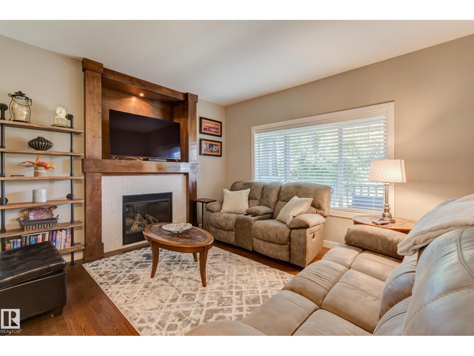 22015 97 AV NW