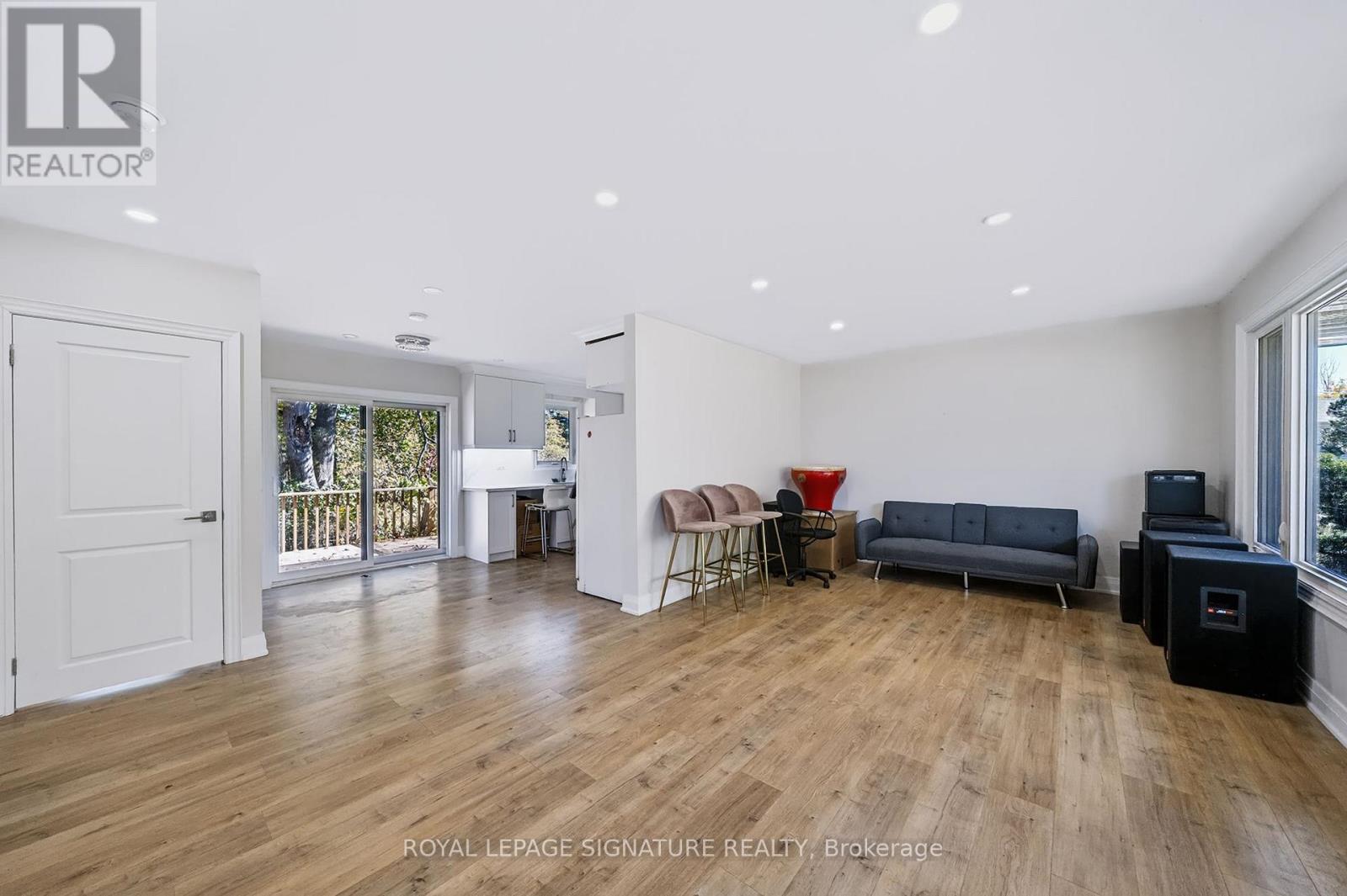 120 EARLTON ROAD